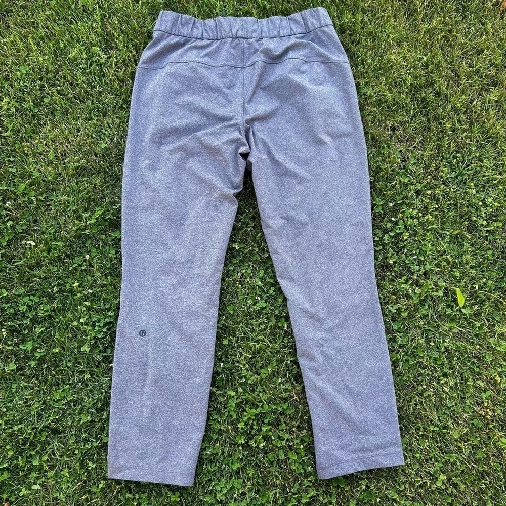 Lululemon On The Fly Pant 27” in Heathered Black | Size 8